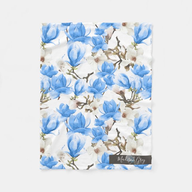 Blaue und weiße Magnolia Blossom Wasserfarbenes Mu Fleecedecke (Vorderseite)