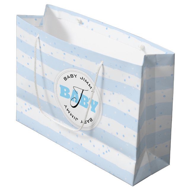 Blaue und weiße Mit Monogramm Babystreifen Große Geschenktüte (Vorderseite Schrägansicht)