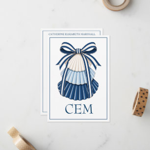 Blaue und weiße Muscheln und Bänder Monogramm Mitteilungskarte