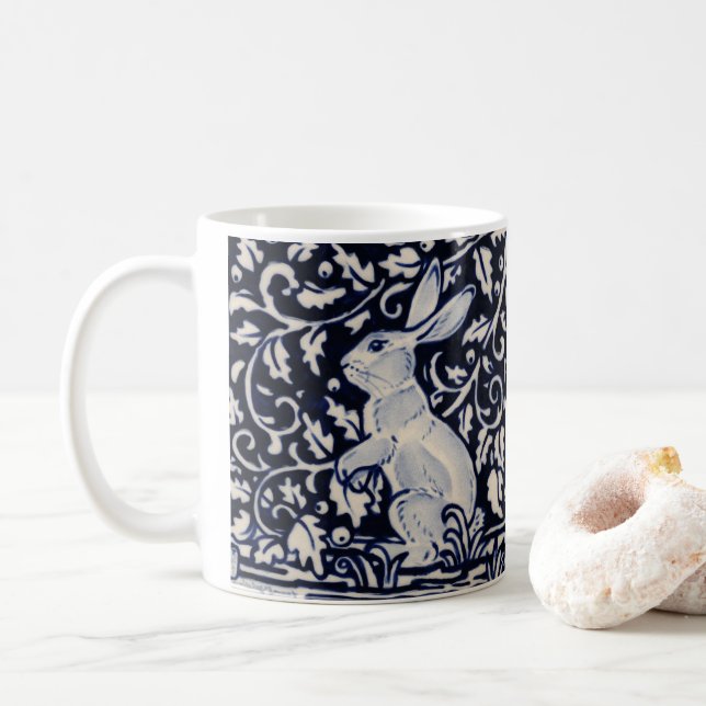 Blaue und weiße Rabbit Tile Woodland Vines Leaf Be Kaffeetasse (Mit Donut)