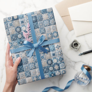 Blaue und weiße Schneeflocke Geschenkpapier