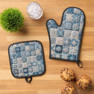 Blaue und weiße Schneeflocke Ofenhandschuh & Topflappen-Set