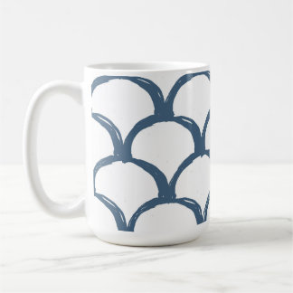 Blaue und weiße Skizze Scallop Muster & Regenbogen Kaffeetasse