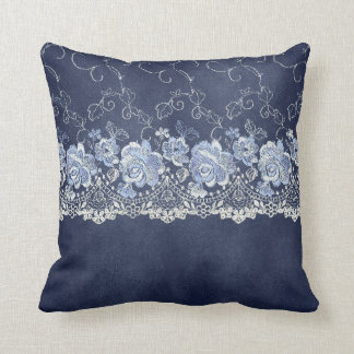 Blaue und weiße Spitzen Kissen