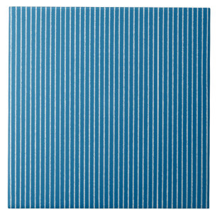 Blaue und weiße Streifen mit ungefärbten Linien Fliese