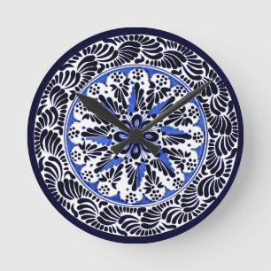 Blaue und weiße TalaveraTapas Runde Wanduhr
