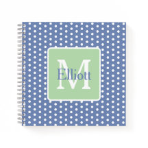 Blaue und weiße Tupfen mit grünem Monogramm