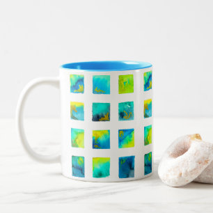 Blaue Wasserfarben-Abstraktion mit Quadraten Zweifarbige Tasse