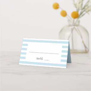 Blaue Wasserstreifen. Moderne gestreifte Hochzeit Platzkarte