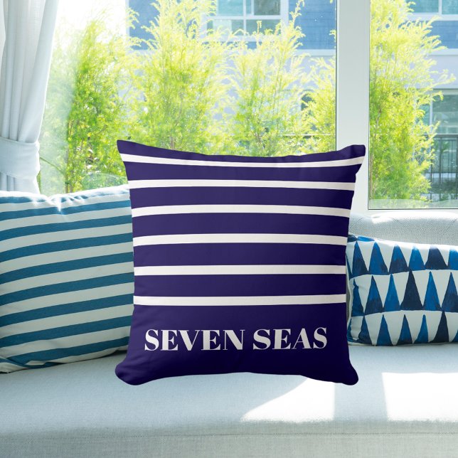 Blaue, weiße Streifen Yachtname Kissen (Von Creator hochgeladen)