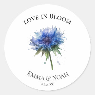 Blaue Wiese Magie: Aquarellblume Kunst Runder Aufkleber