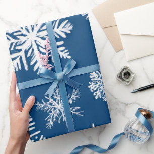 Blaue Winter-Schneeflocken Geschenkpapier