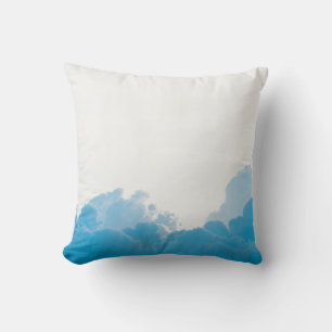 BLAUE WOLKEN UNTER WEIßEM HIMMEL KISSEN