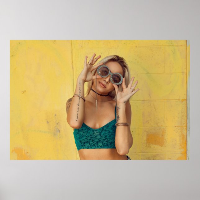 Blauer BALETTE mit Sonnenbrille Poster (Vorne)