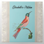 Blauer Bienenfresser mit Namen auf Aqua Fliese<br><div class="desc">Dieses Design zeichnet sich durch den hübschen, blauen Kopf- oder Karminenvogel aus, der mit seinen lebhaften und farbenfrohen Federn und seinem Absturz aufwartet. Dieser Vogel fängt, wie sein Name schon sagt, verschiedene Insekten ein, und er züchtet in Süd- und Mitteleuropa, Nord- und Südafrika sowie in Western Asien. Manche Menschen denken,...</div>