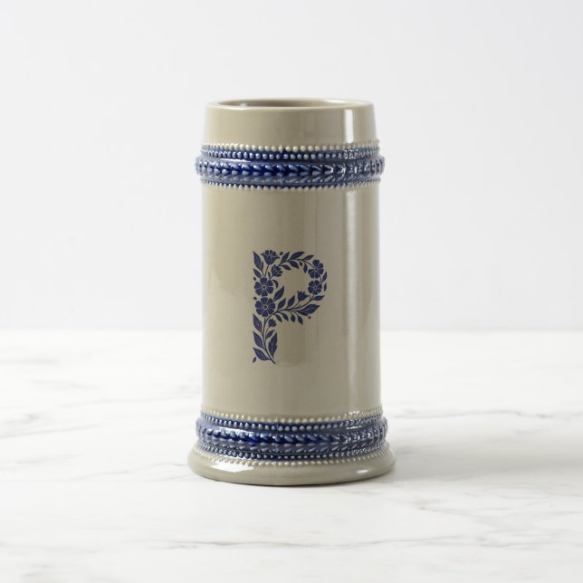 Blauer Blumen-Letter-P-Monogramm-Becher Bierglas (Mittel)