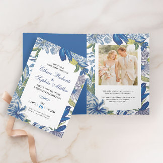 Blauer blumenklassischer Hochzeitstag - Einladung