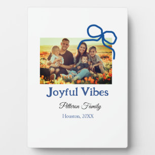 Blauer Bogen fröhliche Vibes fügen Familienname Fo Fotoplatte