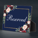 Blauer Burgund Blumenzwiebeltisch reserviert 12x18 Fotoplatte<br><div class="desc">Aquarellfarben Bläserburgundy Marsala Blue Gold Hochzeit Reserviert 12x18 Table Plaque</div>