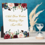 Blauer Burgundy Blau Hochzeitstil für Ihre Texttab Fotoplatte<br><div class="desc">Aquarell florales Burgundy Marsala Blue Gold Hochzeit Ihre Text Table Plaque</div>