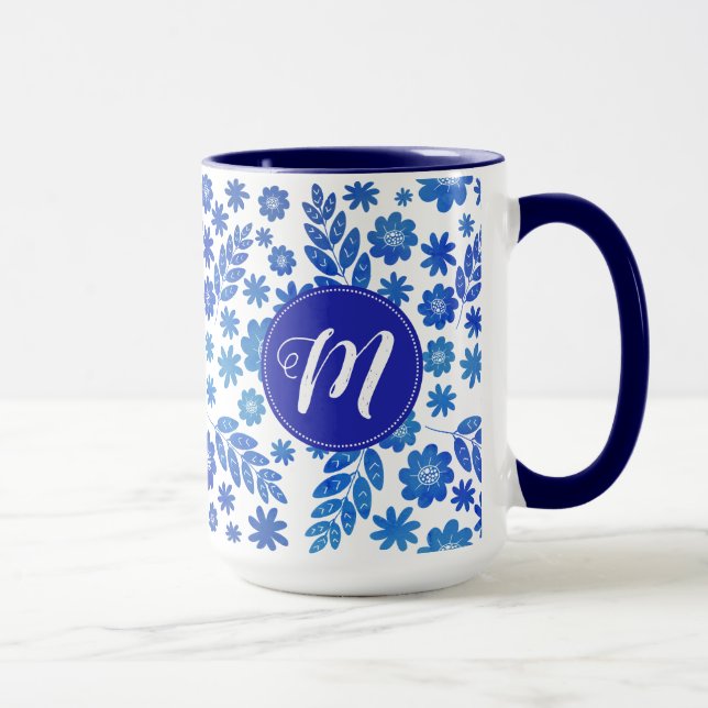 Blauer China, Blütenmuster und Monogramm Tasse (Rechts)