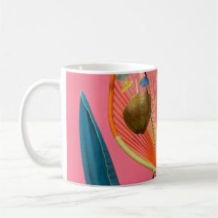 Blauer dreh-Flop neben Stuhl Kaffeetasse