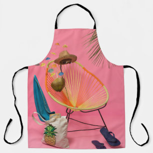 Blauer dreh-Flop neben Stuhl Schürze