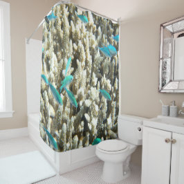 Blauer Fisch und Korallen unter Wasser Duschvorhang