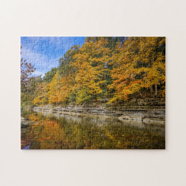 Blauer Fluss im Herbst (Horizontal)