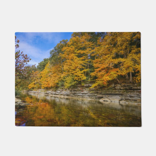 Blauer Fluss im Herbst Fußmatte (Vorderseite)