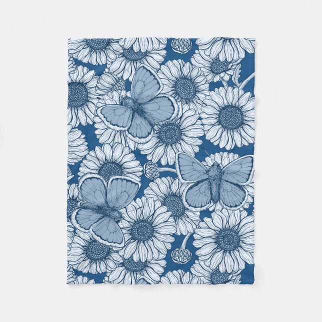 Blauer Frühling, wilde Blume, Gänseblümchen Fleecedecke (Vorderseite)