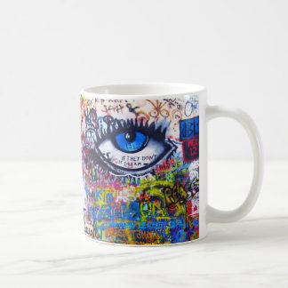Blauer Graffiti-böser Blick Kaffeetasse