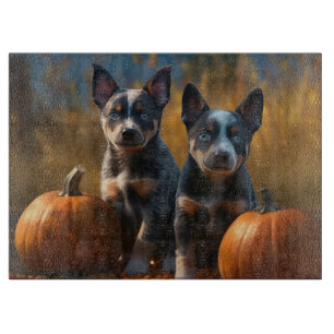 Blauer Heeler Welpe Herbstfreude Kürbis Schneidebrett