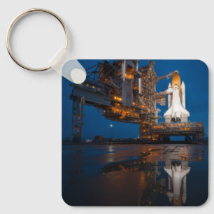 Blauer Himmel für den Start der Space Shuttle Atla Schlüsselanhänger