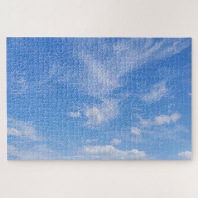 Blauer Himmel mit wispy Wolken (Horizontal)