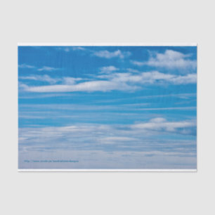 Blauer Himmel mit Wolken-Streifen Seidenpapier