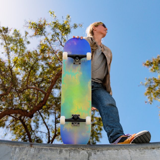 Blauer Himmel und goldgelbe Blitze Skateboard (Außenbereich 1)