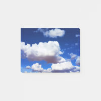 Blauer Himmel und weiße Wolken