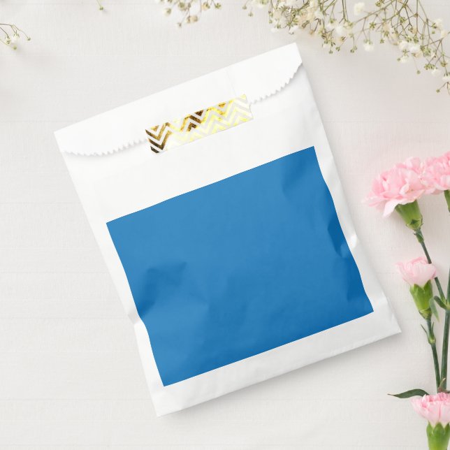 blauer Hintergrund mit schwarz-weißer Uhr Geschenktütchen (Versiegelt)