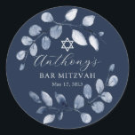 Blauer Leaf Bar Mitzvah Runder Aufkleber<br><div class="desc">Schönes handgemaltes Aquarelldesign mit einem zarten blauen Blattkranz und Star of David.</div>