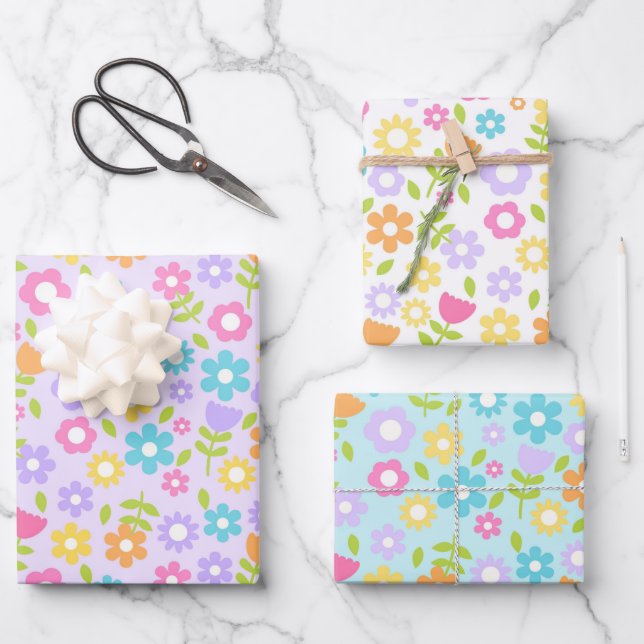 Blauer, Lila und rosa Mehrfarbiger Frühlingsblumen Geschenkpapier Set (Vorderseite)