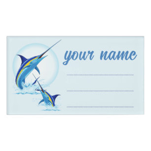 Blauer Marlin springt aus dem Ozean Namenschild