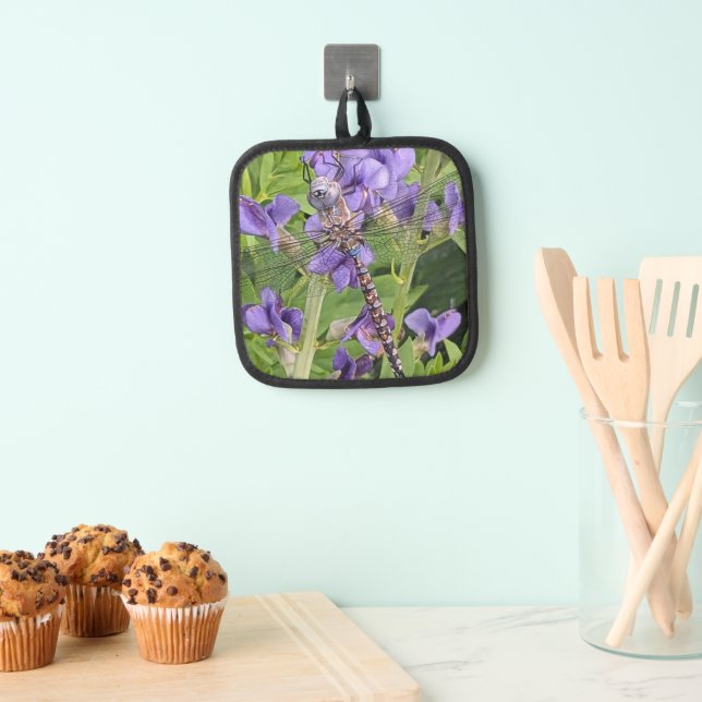 Blauer Mit Augen Darner Dragonfly auf Purple Flowe Topflappen (Insitu (Hängend))