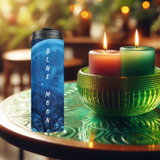 Blauer Mond in der Sky Tumbler Thermosbecher (Von Creator hochgeladen)