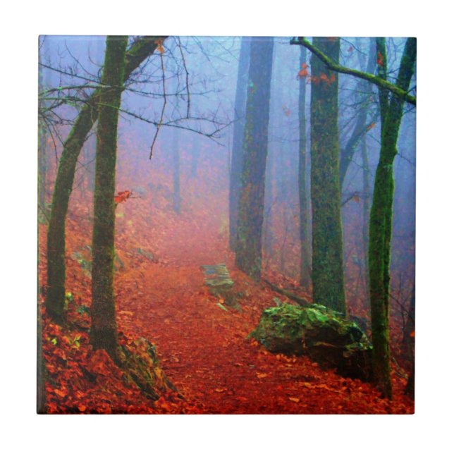 Blauer Nebel in gestrichenem Wald Fliese (Vorderseite)