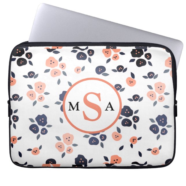 Blauer Pfirsichblumenmonogramm-Initialen für Navy  Laptopschutzhülle (Vorderseite)