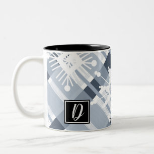 Blauer Pullover Karo Initial Schneeblume Weihnacht Zweifarbige Tasse