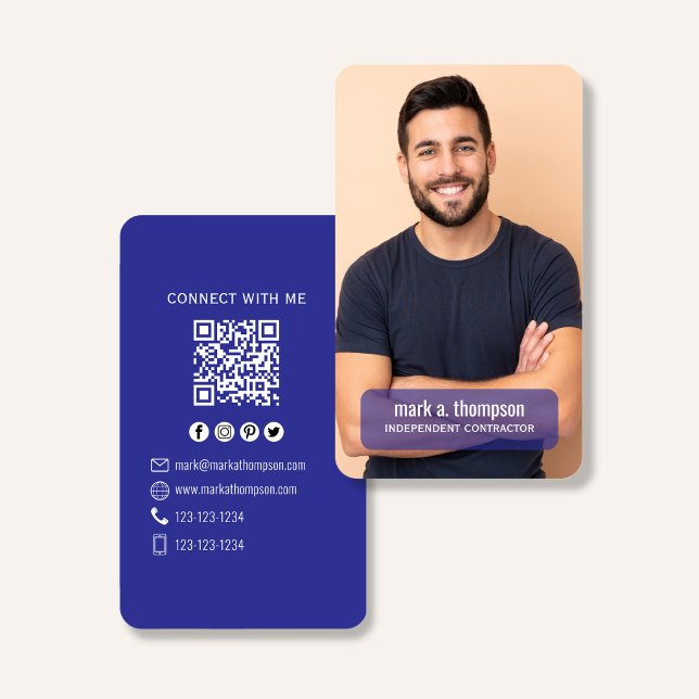 Blauer QR-Code Foto Connect Moderne Minimalistik Visitenkarte (Navy blue QR code business card with photo and clean modern layout)