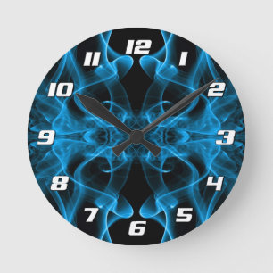Blauer Rauch auf schwarz mit Zahlen Runde Wanduhr
