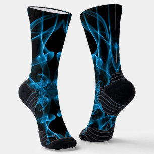 Blauer Rauch auf schwarz Socken